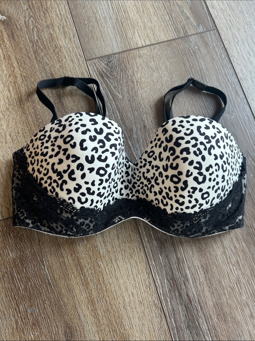 ••BRAND NEW VICTORIA’S SECRET••Body By Victoria Lined Strapless